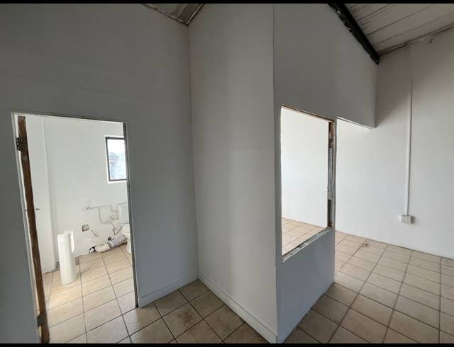 60M² BUSINESS TO LET IN PARKLANDS